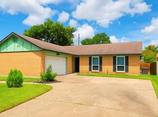 9735 Stonemont Rd, La Porte, TX 77571