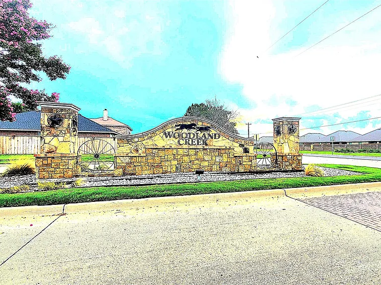 605 Chestnut Ct — Photo 34