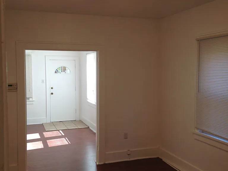 458 Hallock St — Photo 7