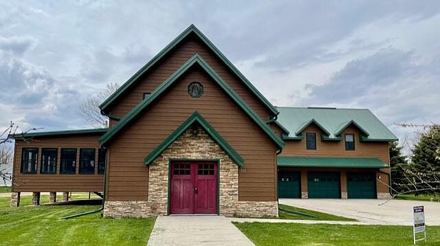 1st image of 531 Herreid St