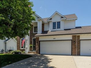 5459 Coachlight Dr, West Des Moines, IA 50266