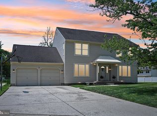 2 Westbury Dr, Cherry Hill, NJ 08003