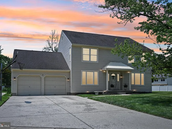 2 Westbury Dr, Cherry Hill, NJ 08003