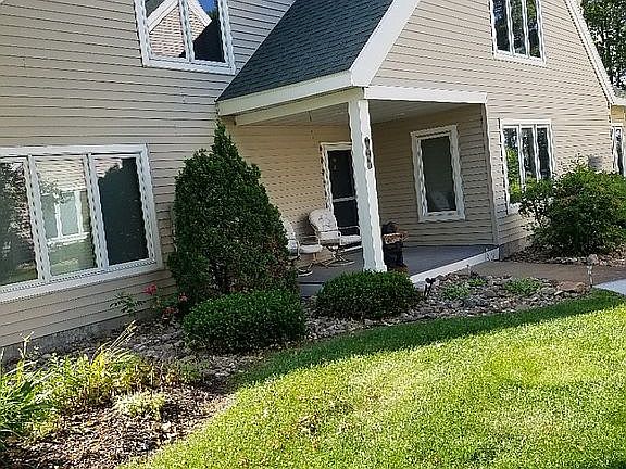 SIDE VIEW OF TOWNHOUSE