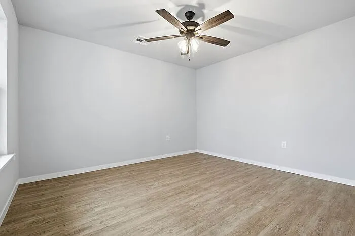 3427 N Ironwood Ave — Photo 29