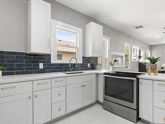 5th image of 716 W GRAMERCY PL