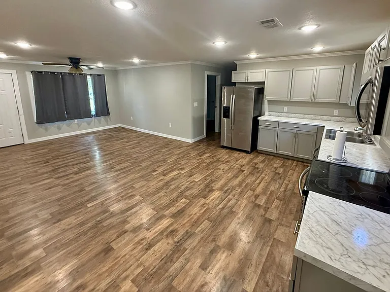 3708 Fielder Dr — Photo 2