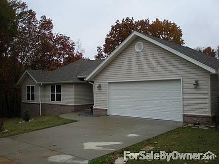 1st image of 40 Weybridge Dr