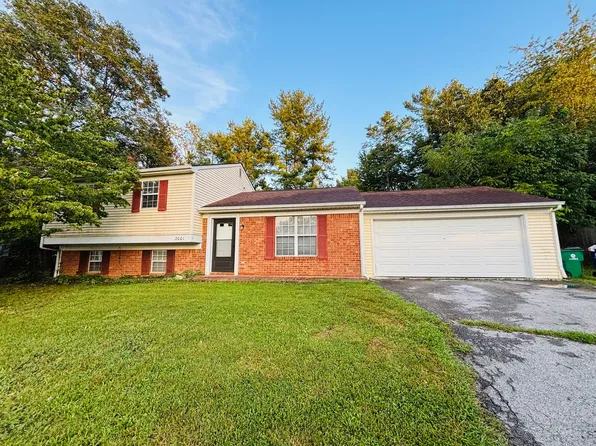 2001 Christopher Dr, Blacksburg, VA 24060