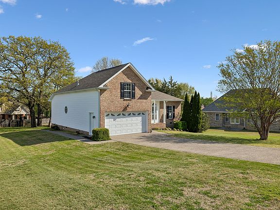 2nd image of 3251 Nina Cir
