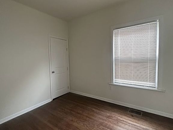 4th image of 7847 S Saint Lawrence Ave #1