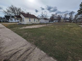2221 Lane Ave, Elkhart, IN 46517