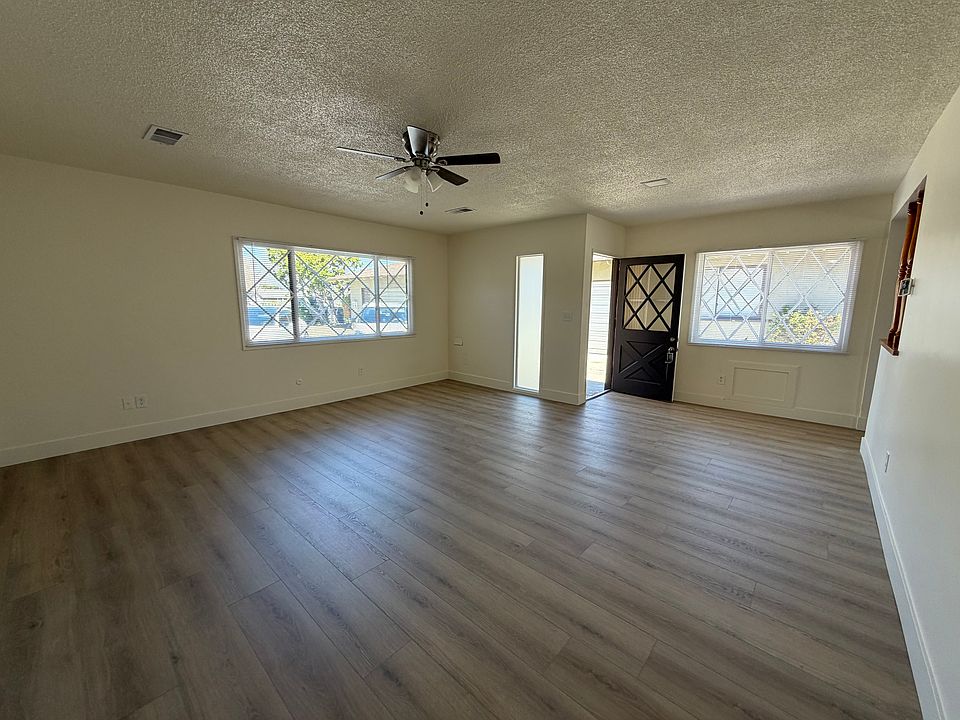 1st image of 824 W Palmyra Ave #824