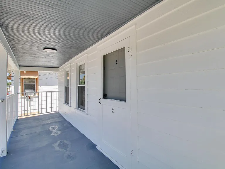 236 N Oleander Ave #2 — Photo 2
