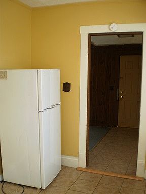 2nd image of 211 Cunningham St