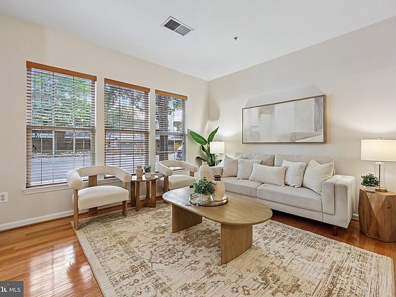 3rd image of 5091 Donovan Dr
