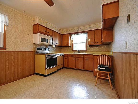 4th image of 61 Brookside Dr