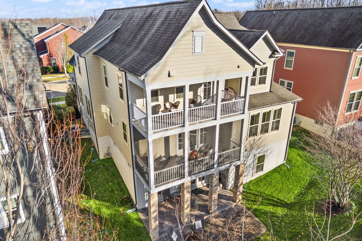 next background image