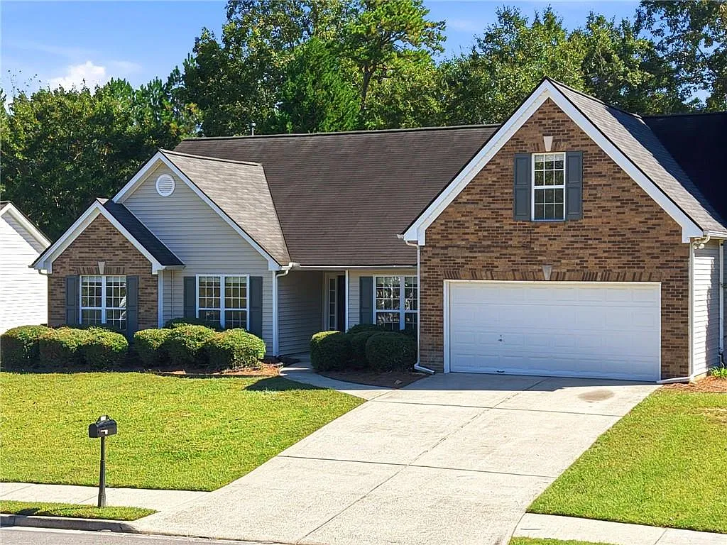 4 bed, 2.0 bath, 1970 sqft, $2,550 — Photo 2