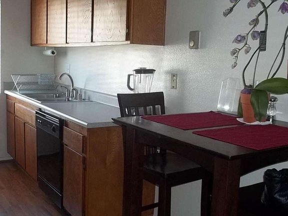 4th image of 84 Bahia Cir
