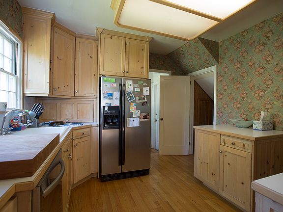3rd image of 1761 E Laird Ave