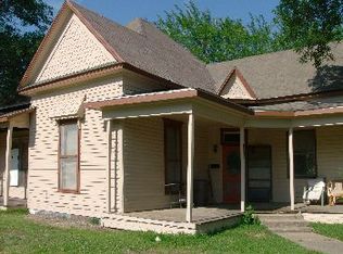 1528 Division St, Greenville, TX 75401