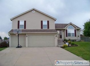 1427 NE 102nd Ter, Kansas City, MO 64155