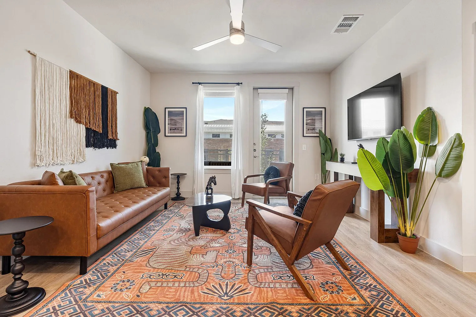 1 bed, 1.0 bath, 818 sqft, $2,970 — Photo 1