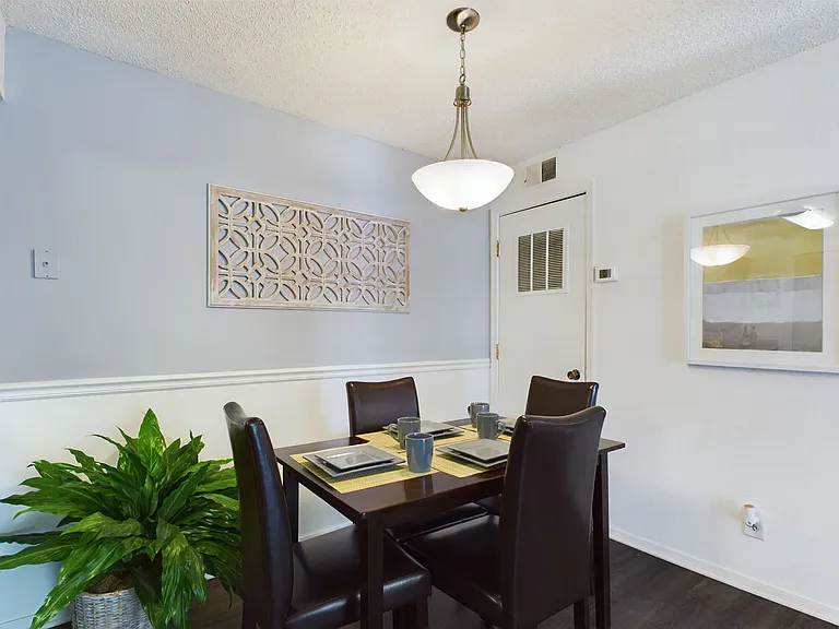 Raintree Apartments — Photo 9