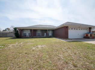 9797 Parker Lake Cir, Navarre, FL 32566