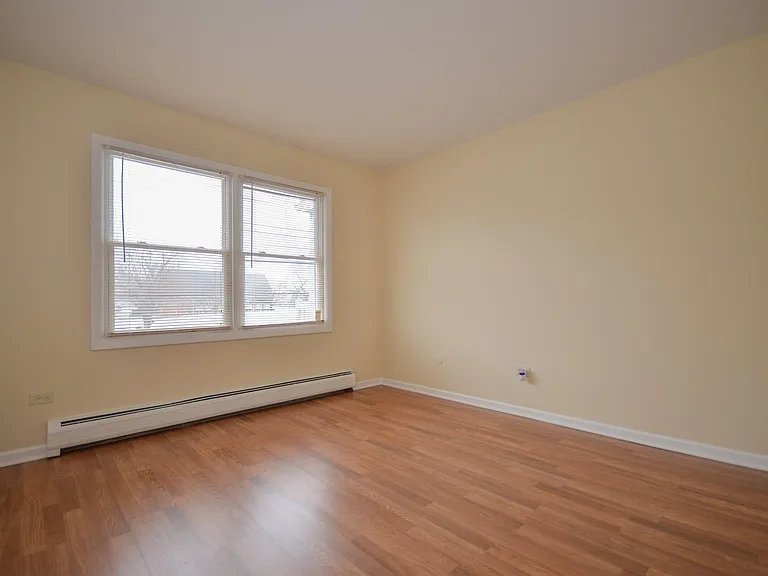 Maple Apts — Photo 30