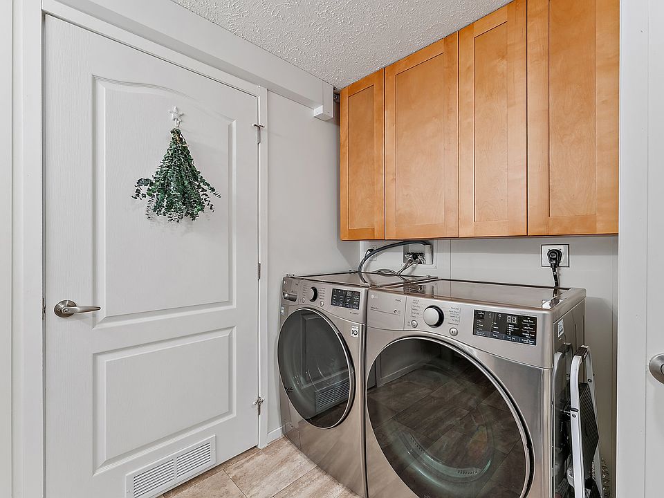1st image of 8269 SE Eagle Ave