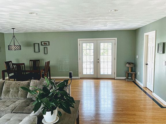 Family Room / Dining Area