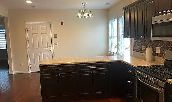 2 bed, 1000 sqft, $1,850 — Photo 3