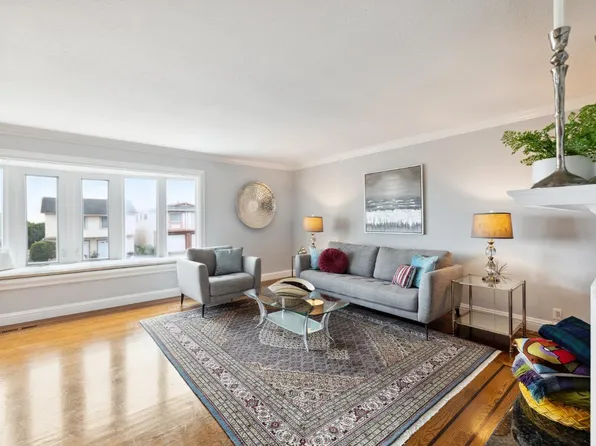 291 Hampshire Ct, Daly City, CA 94015