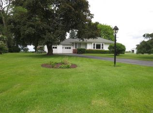 11529 Platten Rd, Lyndonville, NY 14098
