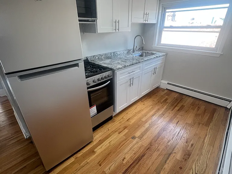 1907 N Lincoln St #3 — Photo 3