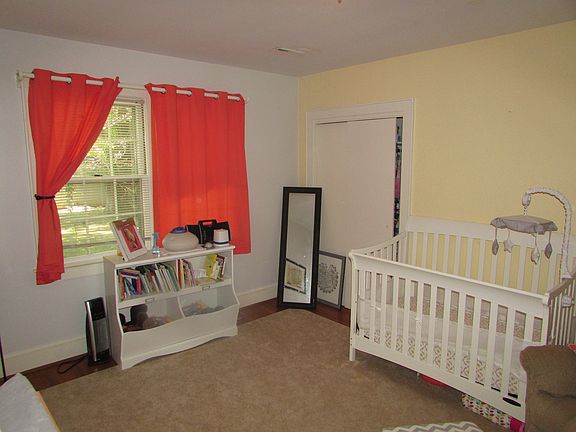 3rd image of 1630 Oakdale Cir