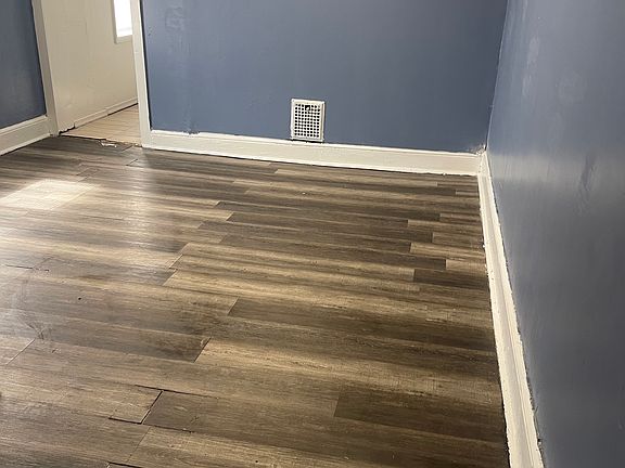 3rd image of 2225 Lamotte St #1