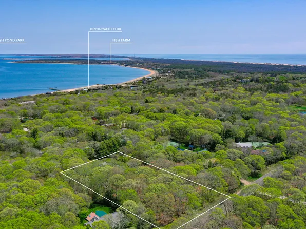 28 Pepperidge Ln, Amagansett, NY 11930