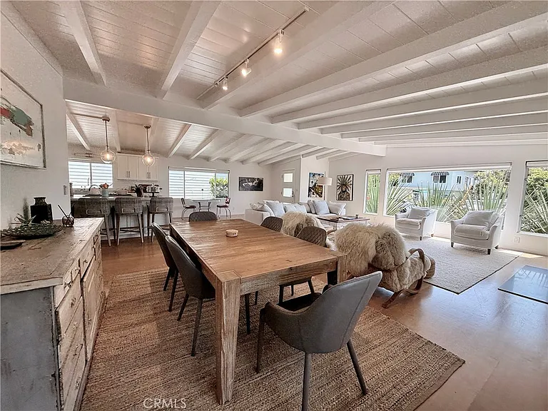234 La Brea St — Photo 16