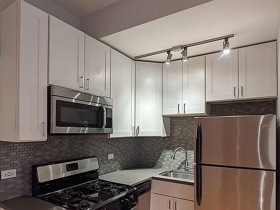 3rd image of 434 E 9th St APT 7
