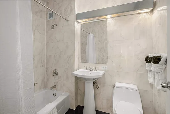 Bathroom, photo 2