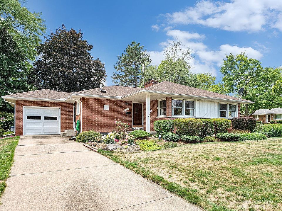 1st image of 1115 Clague Ave