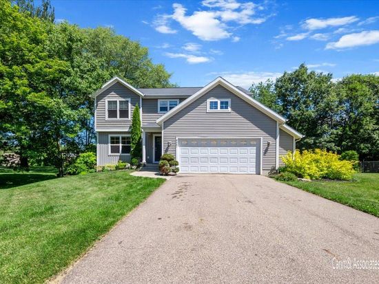 6457 Wild Creek Dr, Holland, MI 49423