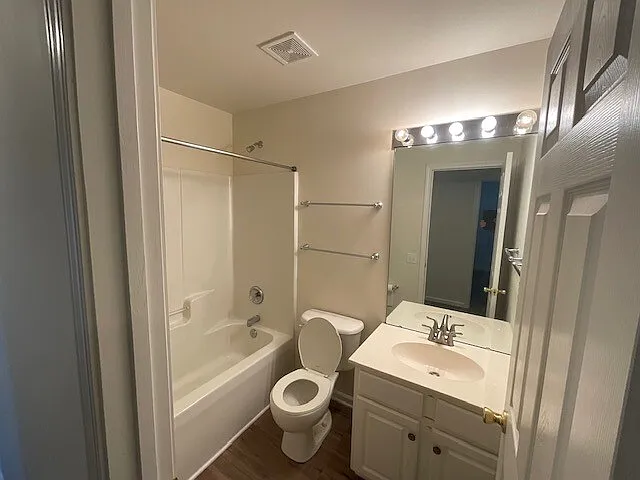 11715 Harsworth Ln — Photo 14