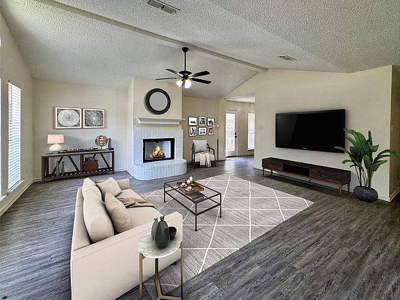 3rd image of 4020 Staghorn Cir N