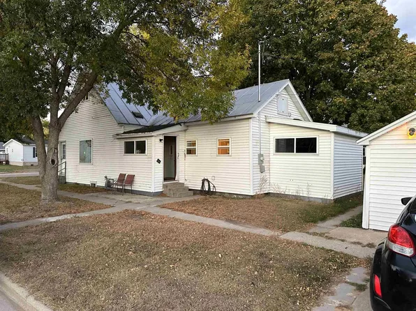 604 3rd St, Oconto, WI 54153