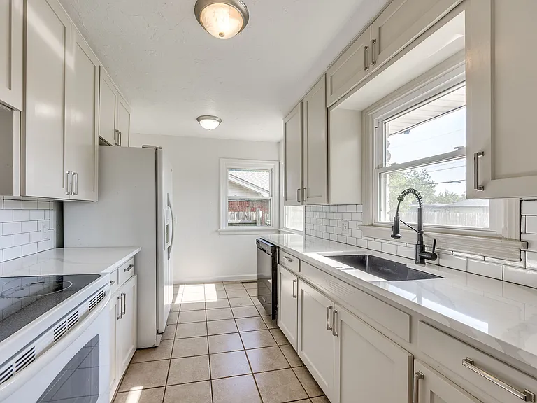 9608 Ridgeview Dr — Photo 10