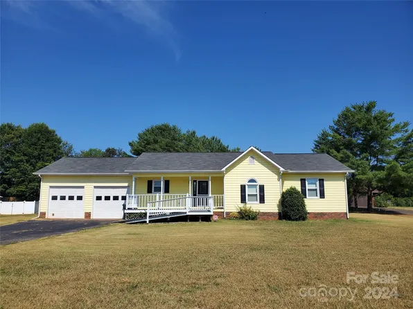 133 Sara Ln, Statesville, NC 28625